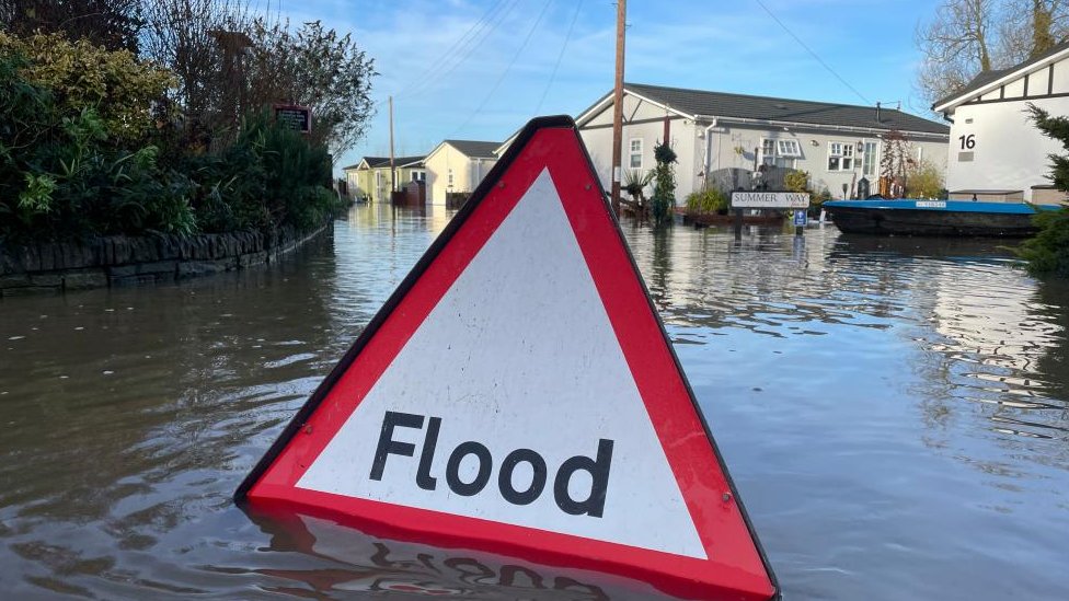 flood sign illustration